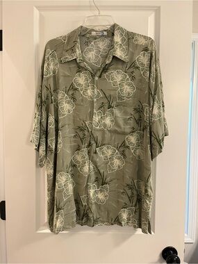Vintage Men’s Hawaiian Short-Sleeve Shirt , Extra Large.